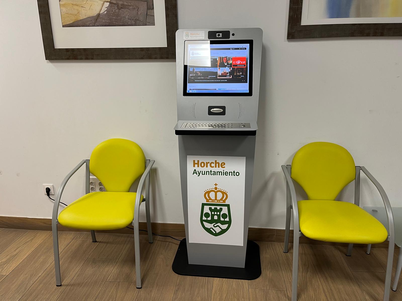 El Ayuntamiento de Horche instala un nuevo cajero ciudadano para facilitar los trámites administrativos