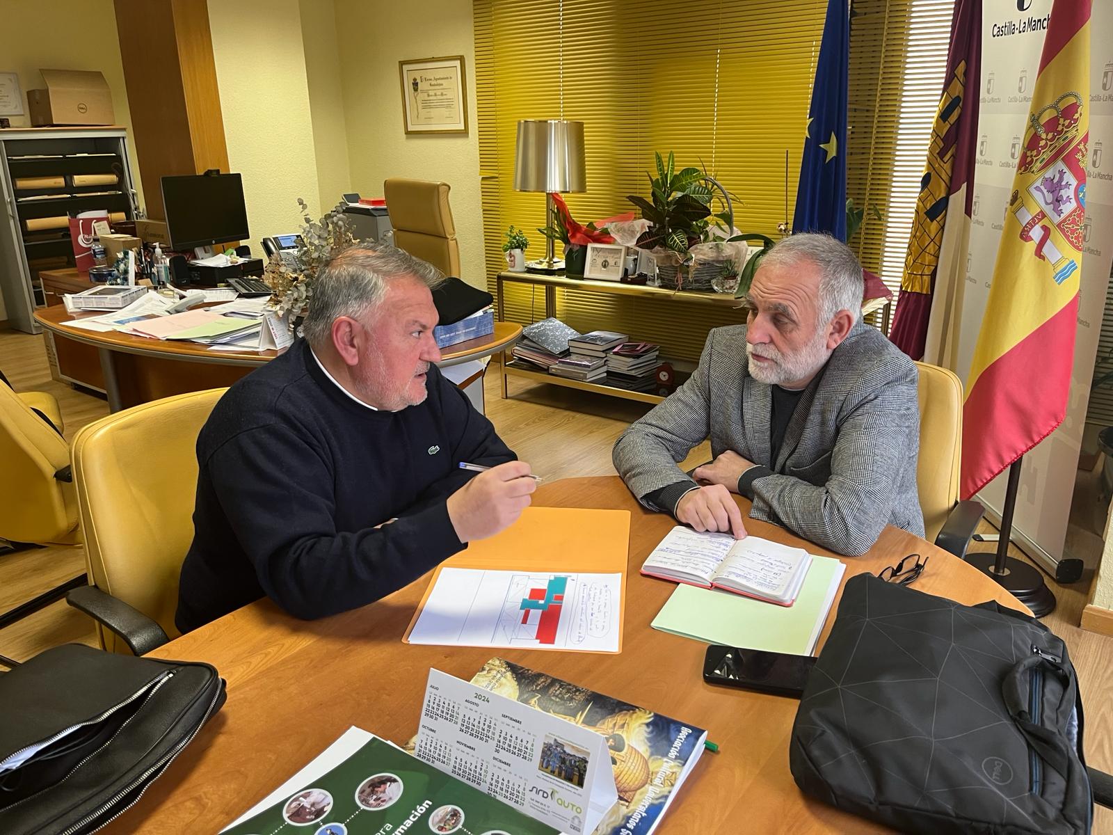 El Ayuntamiento de Horche y Educación aúnan esfuerzos para acometer la mejora del colegio San Roque