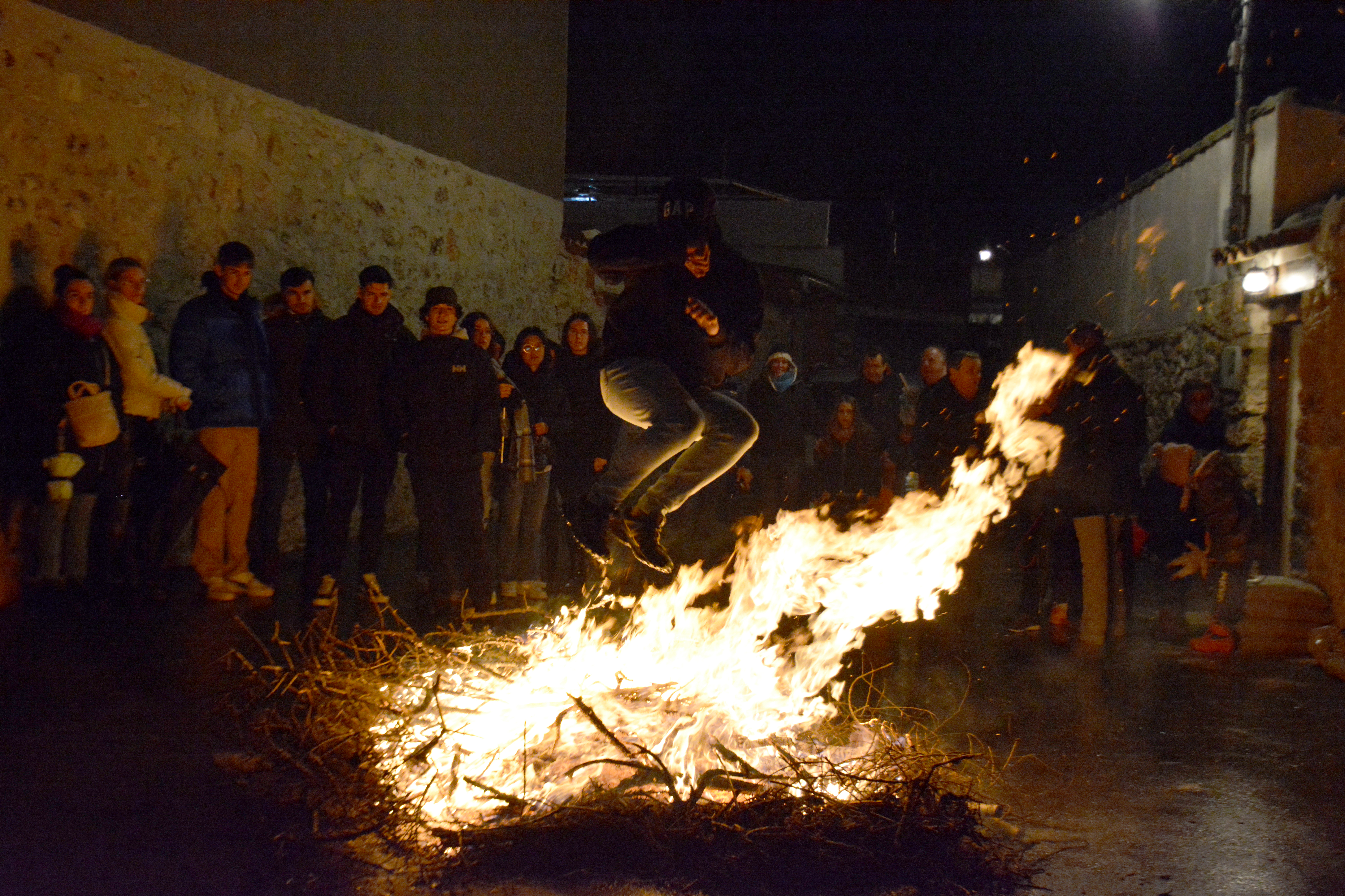 Las Hogueras de la Purísima alumbran, un año más, la Navidad horchana